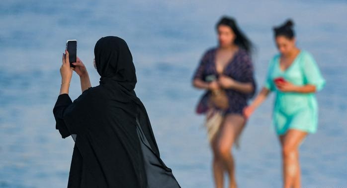 عدم وضوح يكتنف تجريم حالات الحمل قبل الزواج في الإمارات