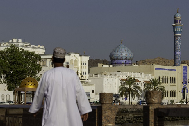عمان تمنح المستثمرين الأجانب تأشيرات الإقامة قريباً سبتمبر