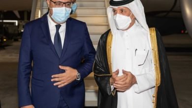 رئيس الوزراء التونسي ينفي وجود خطط لمنح أراضٍ لمستثمرين قطريين