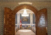 الصراع على السلطة يثير المزيد من الاضطرابات السياسية في تونس