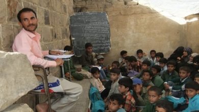 الصراع في اليمن يترك مليوني طفل يمني خارج أسوار المدارس