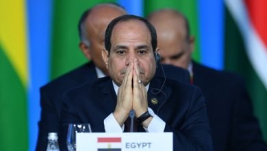 مصر تعتقل رئيس تحرير دعا السيسي للاستقالة