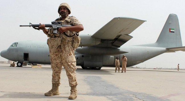 الإمارات ترسل 6 من معتقلي غوانتانامو إلى اليمن وسط مخاوف