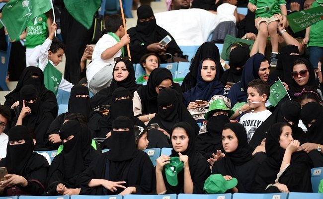 عوائق تقف أمام تعزيز حقوق المرأة في السعودية