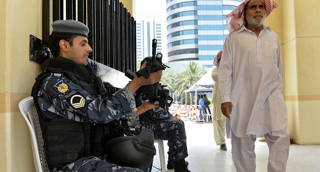 الكويت تقرر ترحيل المقيمين الذين يشاركون في احتجاجات