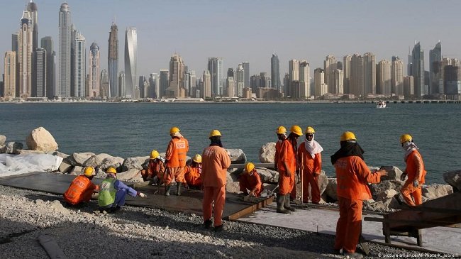 العمالة المهاجرة في الخليج بحاجة إلى الحماية الاجتماعية