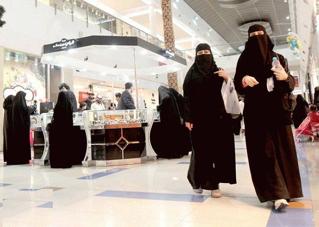 الأسهم السعودية تتأثر بانخفاض أسعار النفط