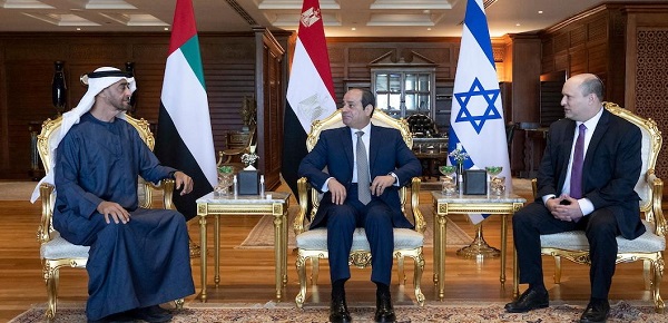قمة تطبيعية