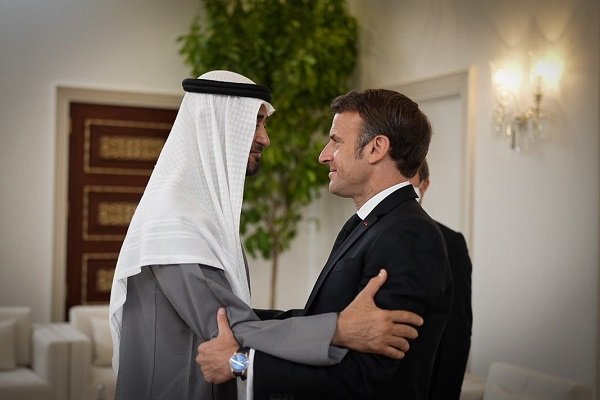 ماكرون و بن زايد