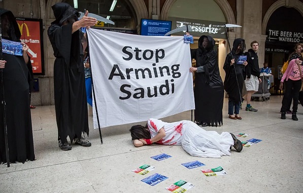 منتجي الأسلحة