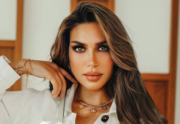 الفاشنيستا الكويتية الدكتورة خلود