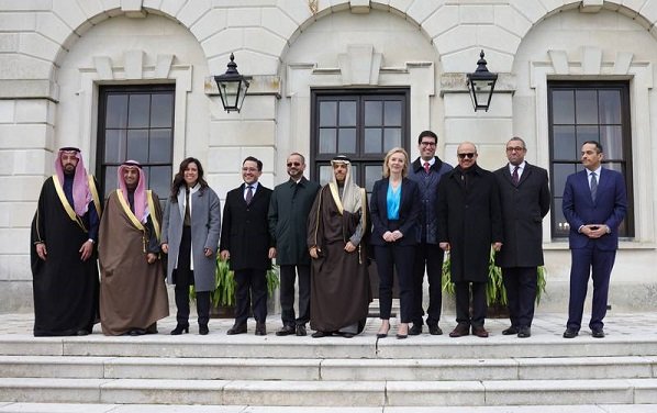 البريطانيين