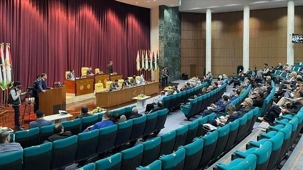 برلمانيون ضد التمديد