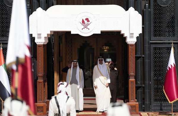 الإمارات والدوحة
