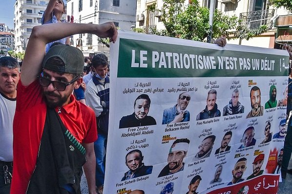 مراقبة الصحفيين