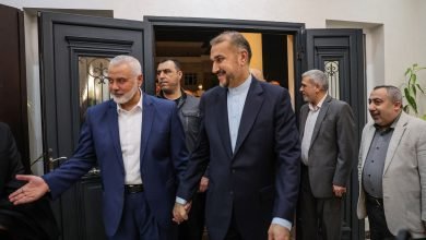 صحيفة: حماس تدرس انتقال قيادتها من قطر