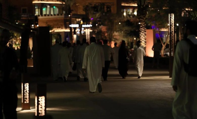 توقيف مسئولين كبار في مشاريع سعودية
