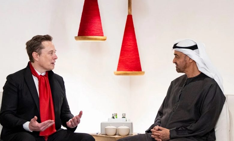 المعلقين الإماراتيين