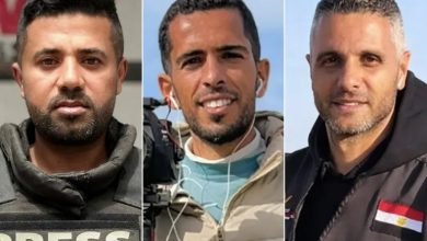 ثلاثة صحفيين