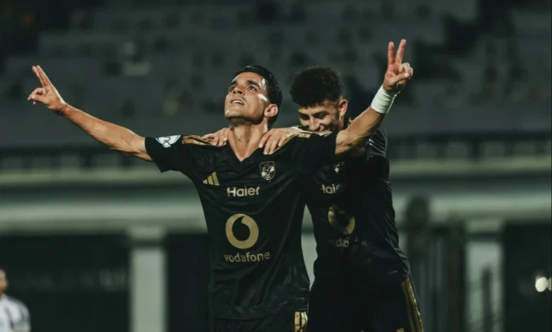 الأهلي المصري يتصدر الوصافة بعد فوزه على زد بثنائية في القاهرة