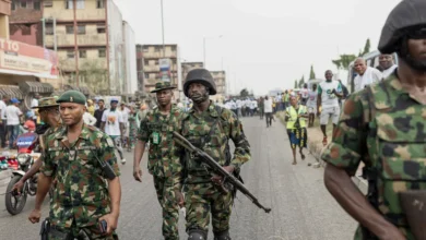 توتر أمني بنيامي بعد اشتباكات الجيش ومتمردين حول القصر الرئاسي