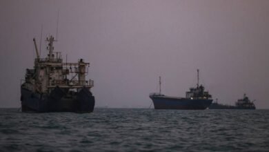 هيئة عمليات التجارة البحرية البريطانية تؤكد إصابة سفينة شحن بمقذوف في مضيق هرمز