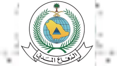 فرق الدفاع المدني بالطائف تواصل إخماد حريق في منطقة جبلية