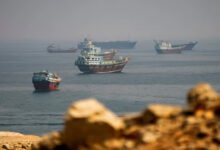 إيران تلجأ للنقل البري بعد خسائر يومية تبلغ 10 ملايين دولار