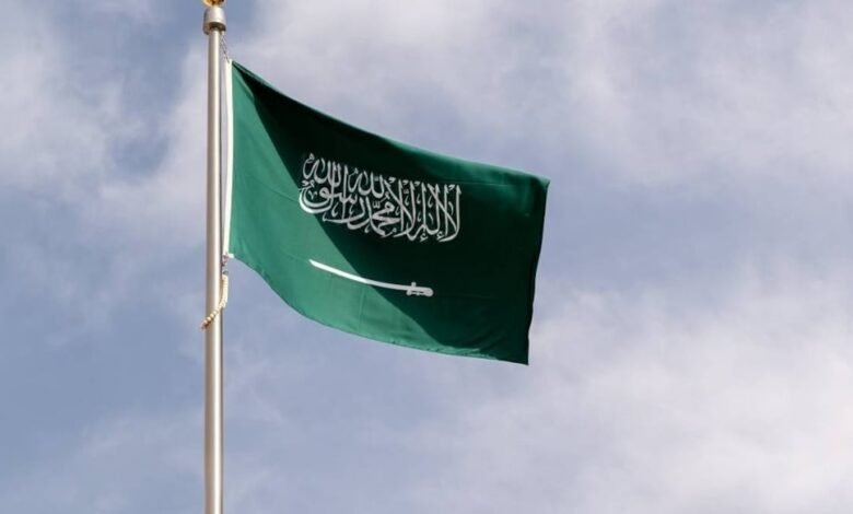 Suudi ve Pakistanlı askeri yetkililer, Husi isyancılarına karşı alınacak önlemleri görüşmek üzere Riyad'da bir araya geldi.