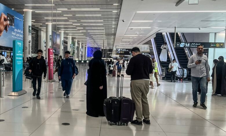 واشنطن تدين هجمات الحوثي على مطار الرياض وتسجل مقتل مواطن أمريكي