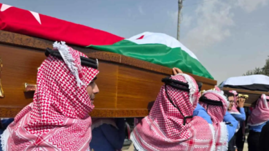آلاف الأردنيين يشاركون في تشييع ضحايا مجزرة الكرك